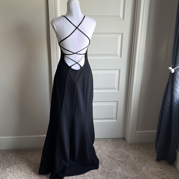 Elegant and Sexy Black Evening Dress. Approx Size 8 - Picture 3 of 4